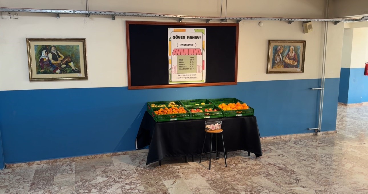 Bu okulda manav var, g&ouml;revli yok
