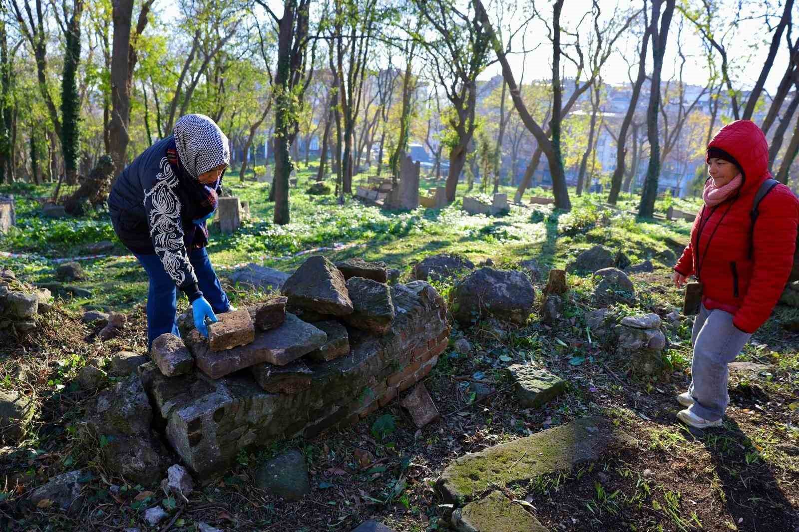 Seyyid Kutbiddin Mezarlığı&rsquo;nda kurtarma kazısı ve &ccedil;evre d&uuml;zenleme &ccedil;alışmaları
