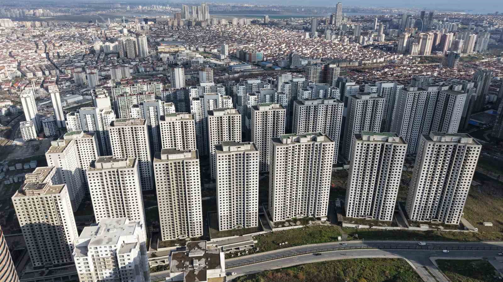 İstanbul’un gökdelen mezarlıkları Esenyurt’ta havadan görüntülendi