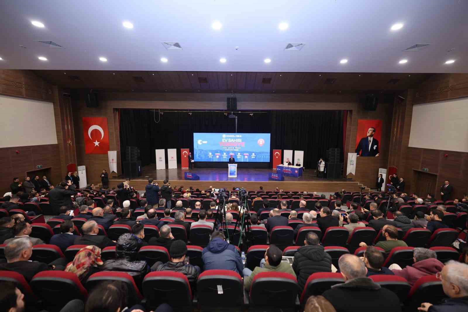 Mardin&rsquo;de 5 bin 357 konutun hak sahipleri i&ccedil;in kura &ccedil;ekimi yapıldı
