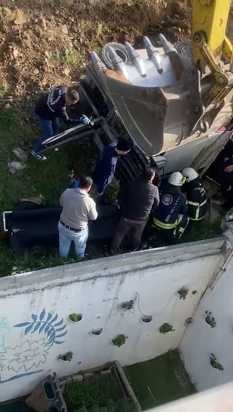 Devrilen forkliftin altında kalan belediye &ccedil;alışanı hayatını kaybetti
