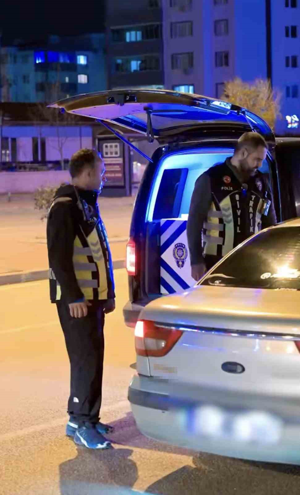 &Ccedil;anakkale&rsquo;de 40 ara&ccedil; trafikten men edildi
