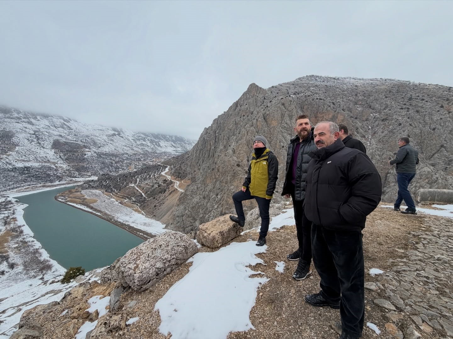 Toybelen k&ouml;y&uuml;n&uuml;n tarihi dokusu yerinde incelendi
