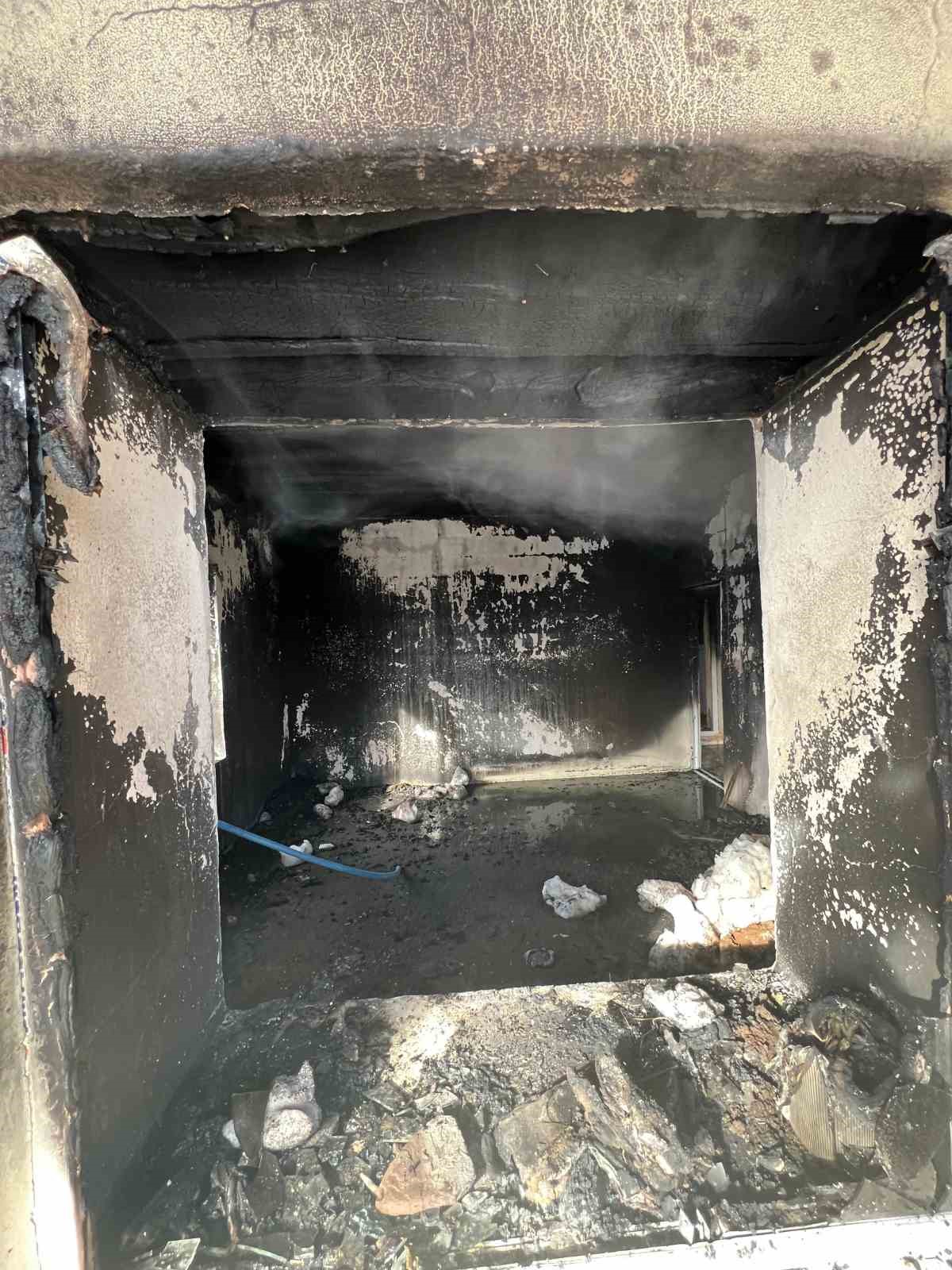 Hakkari&rsquo;de ev yangını
