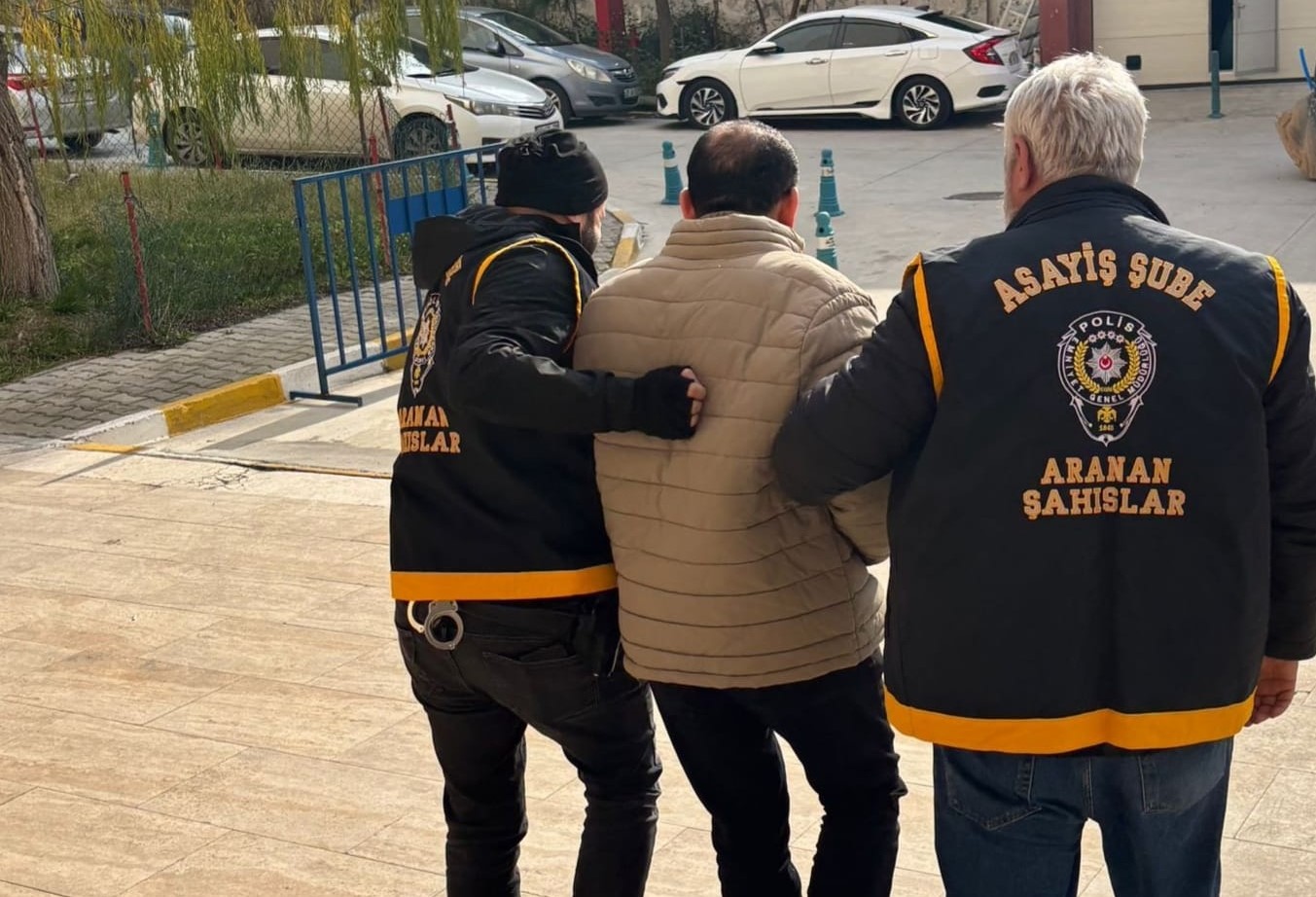 Manisa’da 31 yıl hapis cezasıyla aranan şahıs yakalandı