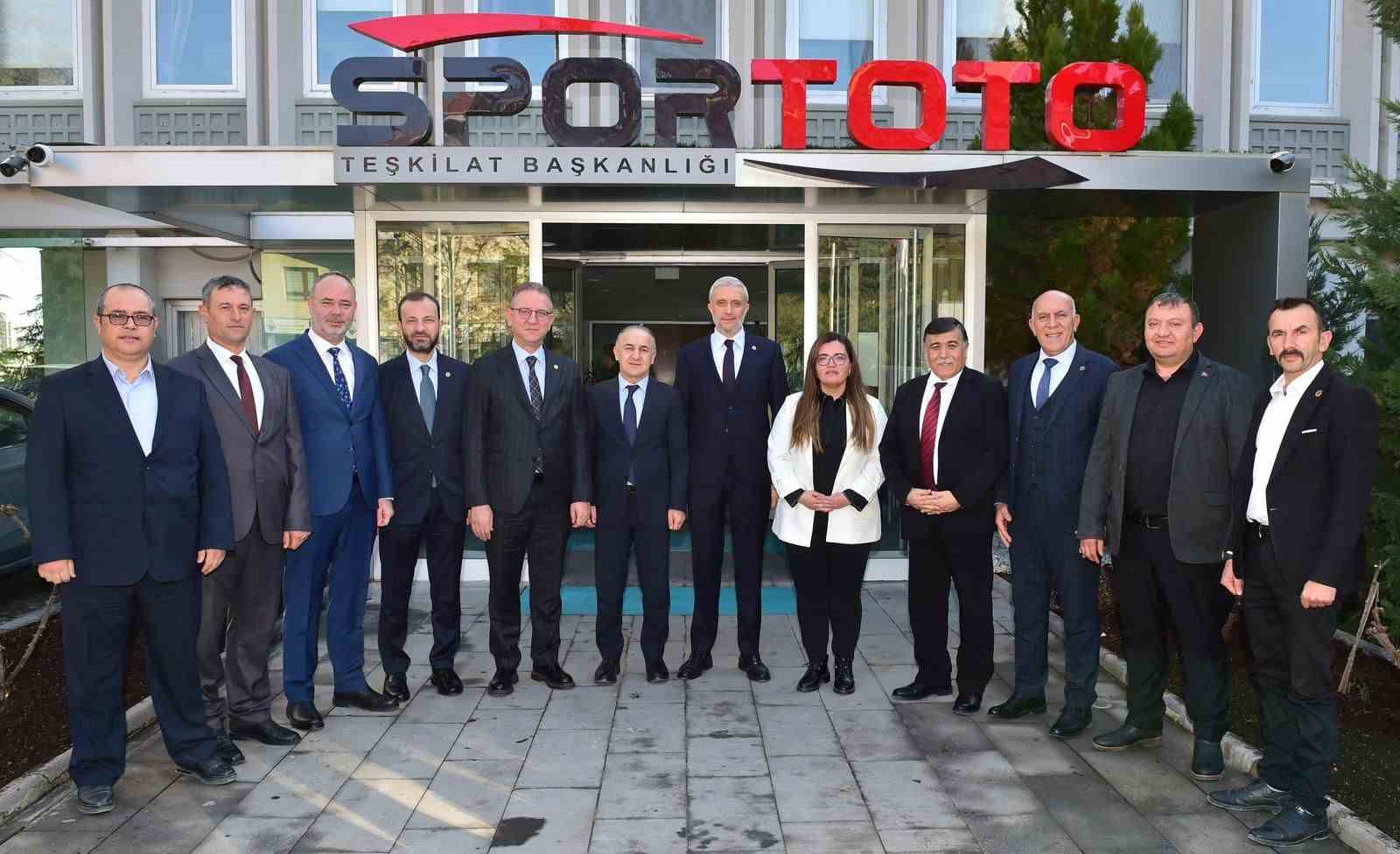 K&uuml;tahya&rsquo;da spor altyapısına g&uuml;&ccedil;l&uuml; yatırım
