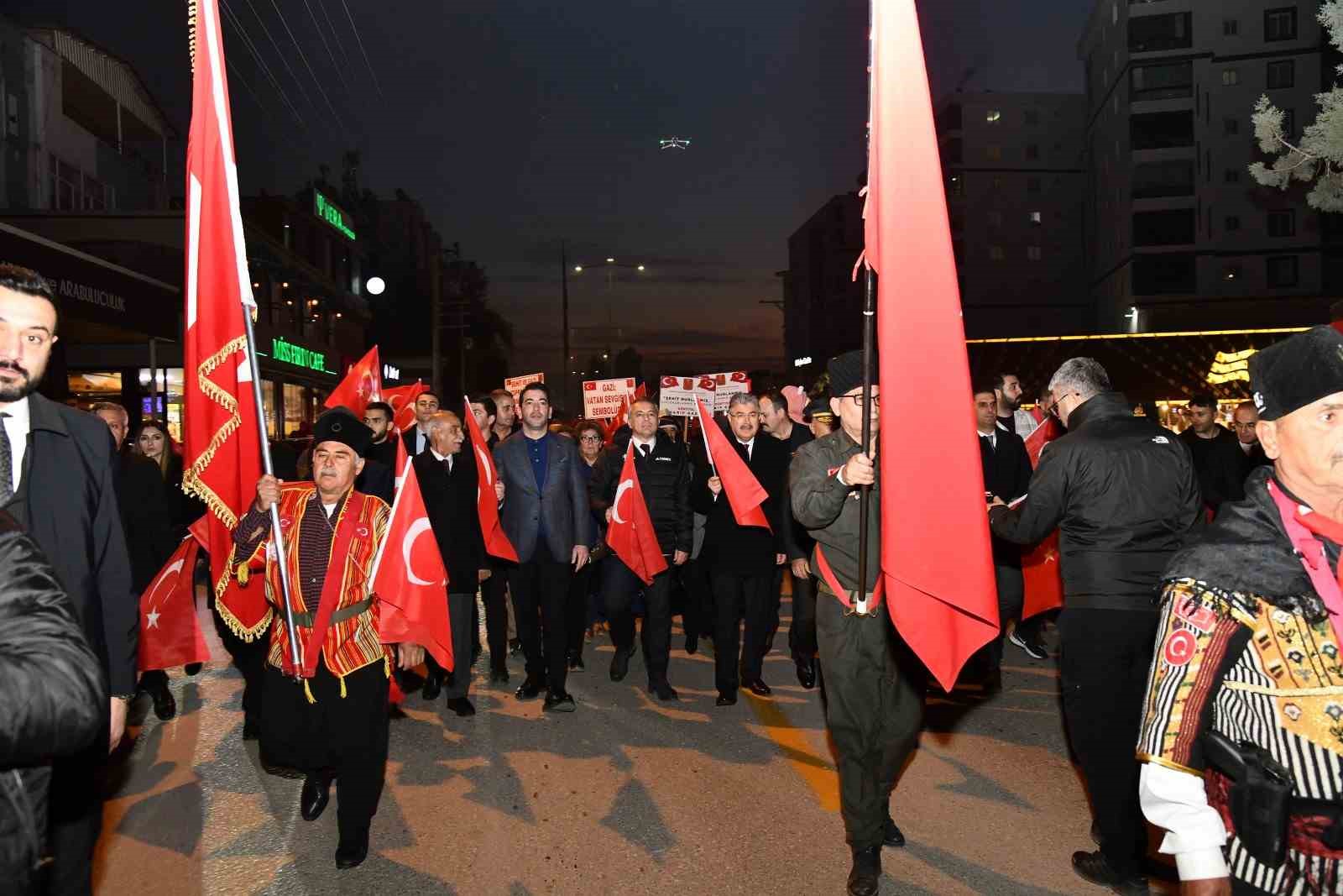 Osmaniye&rsquo;nin kurtuluşu fener alayıyla kutlandı

