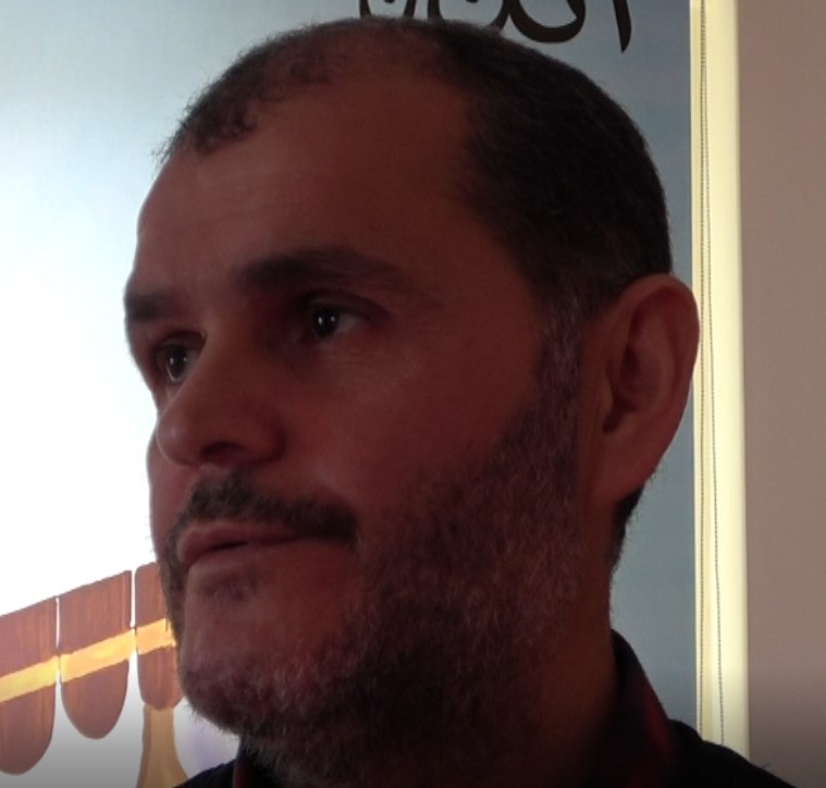 &Ccedil;ocuklara m&uuml;ezzinlik &ouml;ğretme tartışmasında imama yumruklu saldırı
