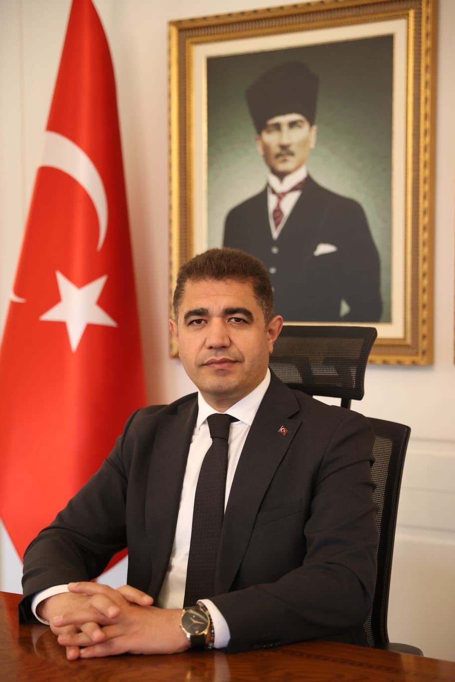 D&uuml;zce Valisi Mehmet Makas oldu
