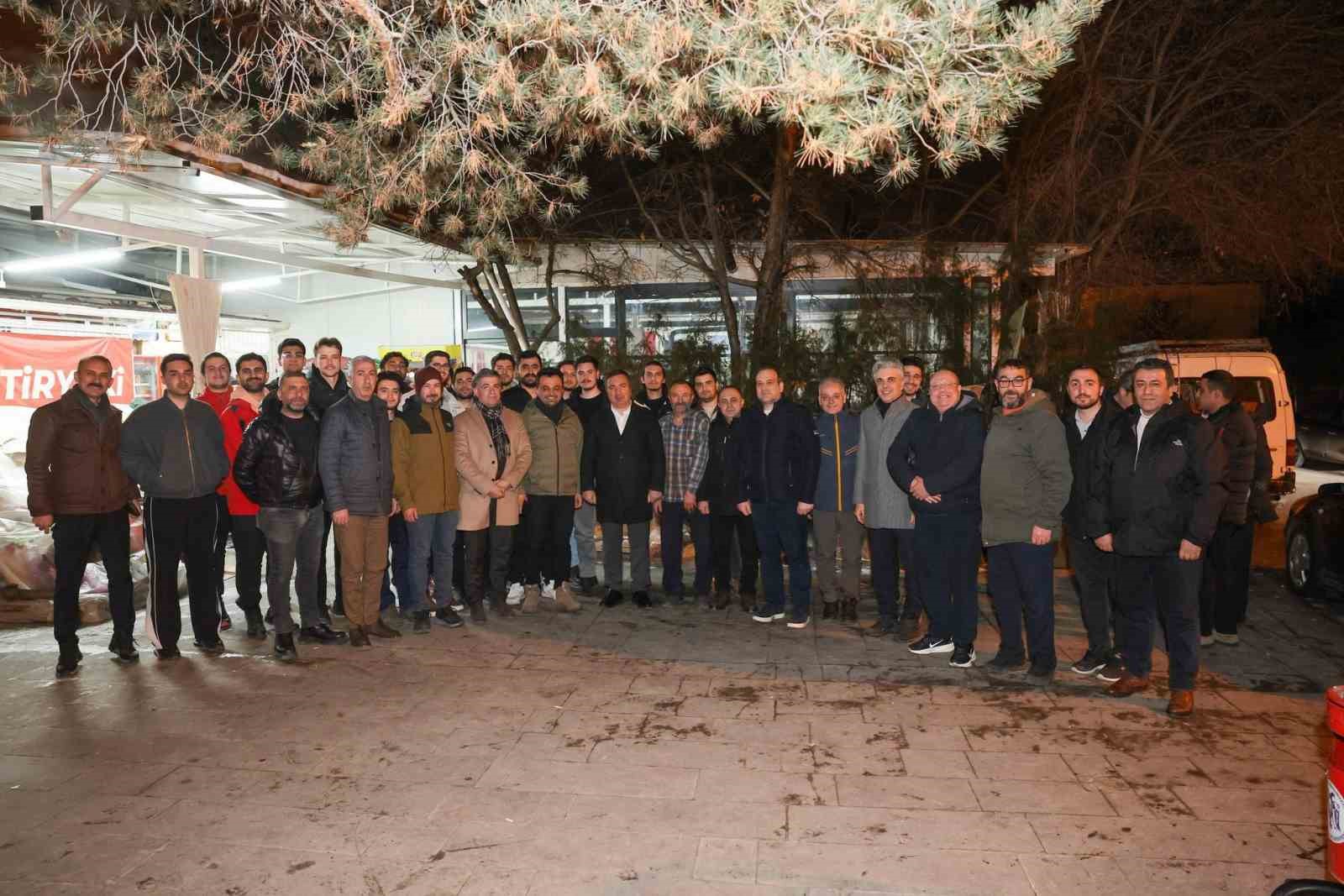 Sobada kaşarlı patates etrafında buluşma
