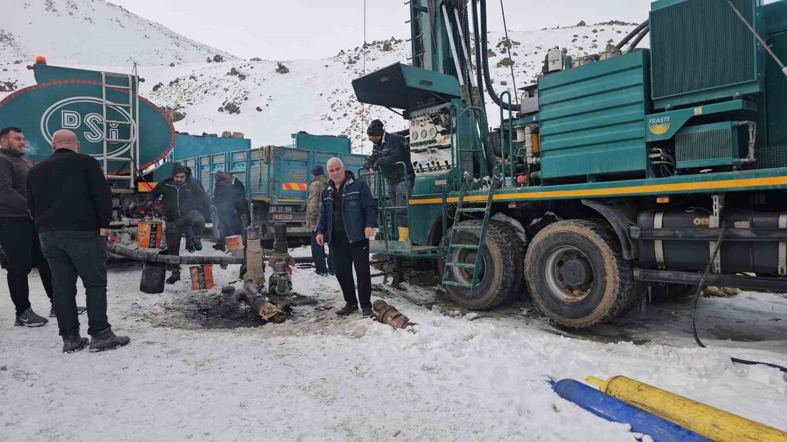 Kış ortasında içme suyu sorunu: Mahallenin suyu kurudu, belediye sondaj çalışması başlattı