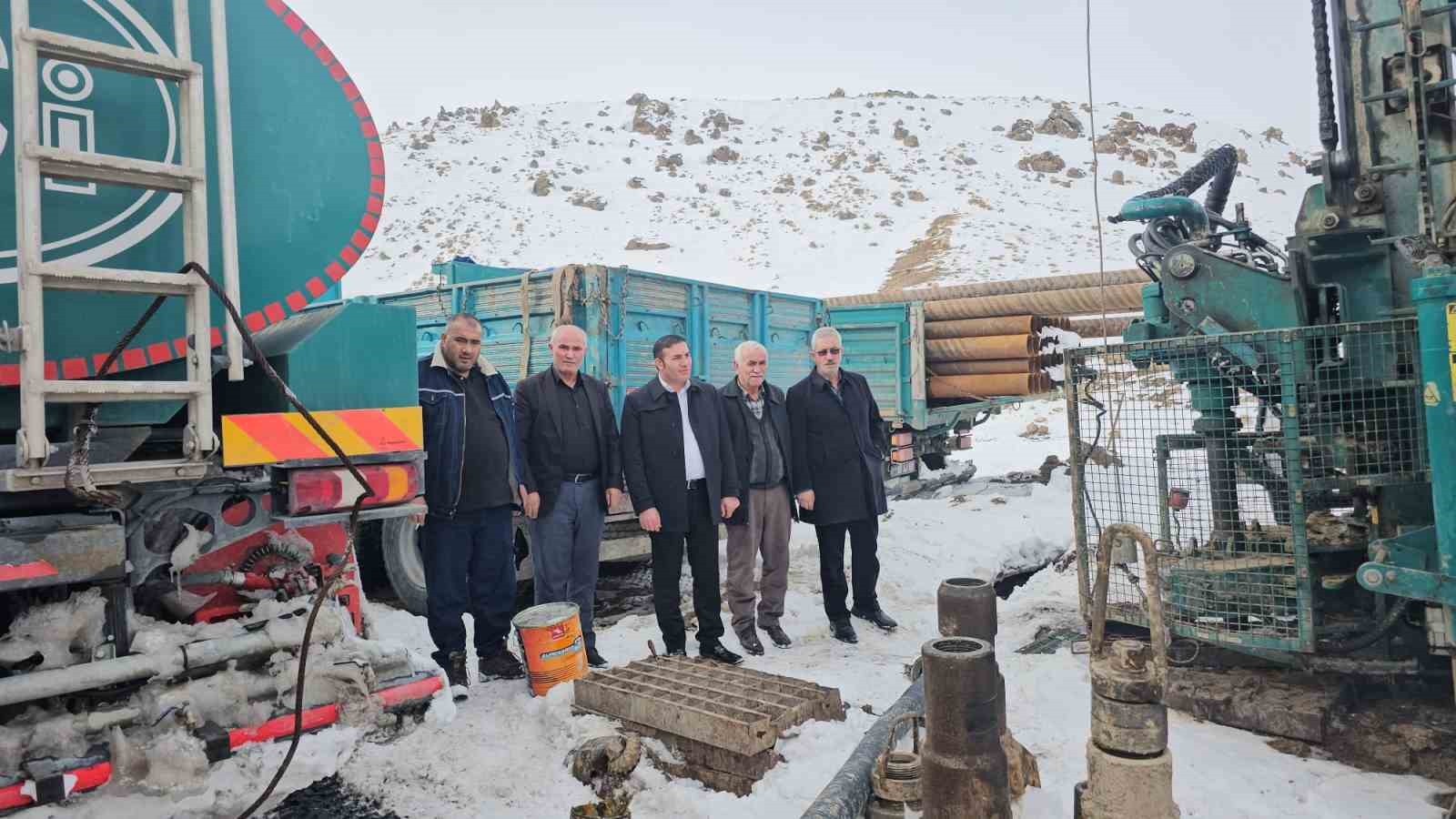 Kış ortasında i&ccedil;me suyu sorunu: Mahallenin suyu kurudu, belediye sondaj &ccedil;alışması başlattı
