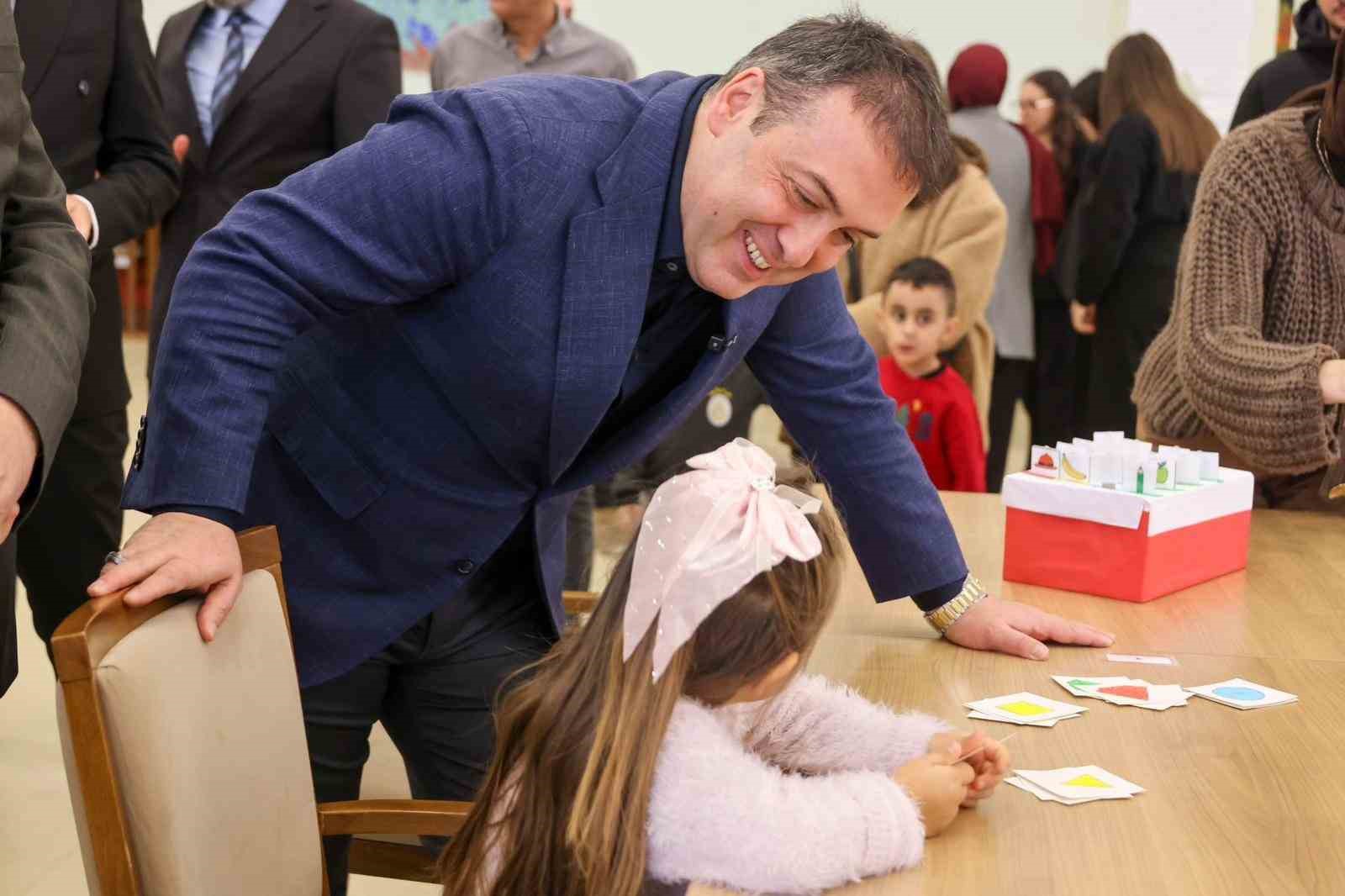 Vali S&ouml;zer, &lsquo;&Ccedil;ocuk Gelişimi &Ouml;ğrencileri Materyalde Buluşuyor&rsquo; etkinliğine katıldı
