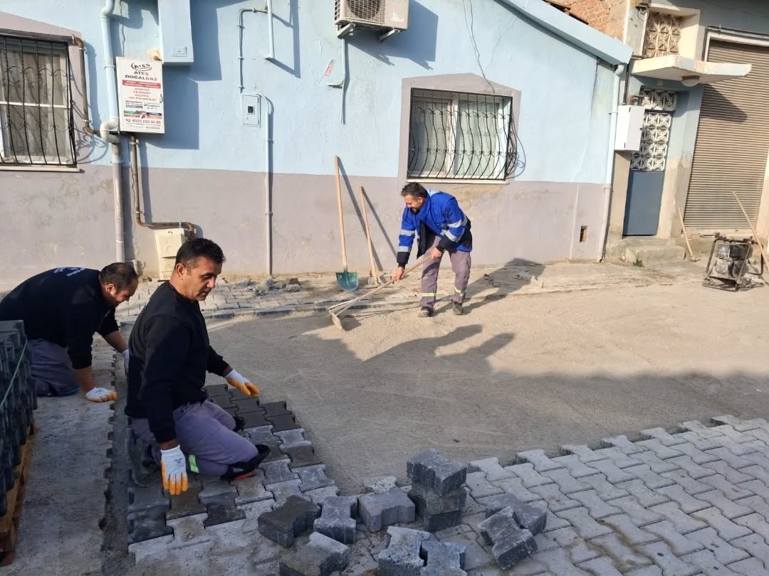Germencik’te yol çalışmaları sürüyor