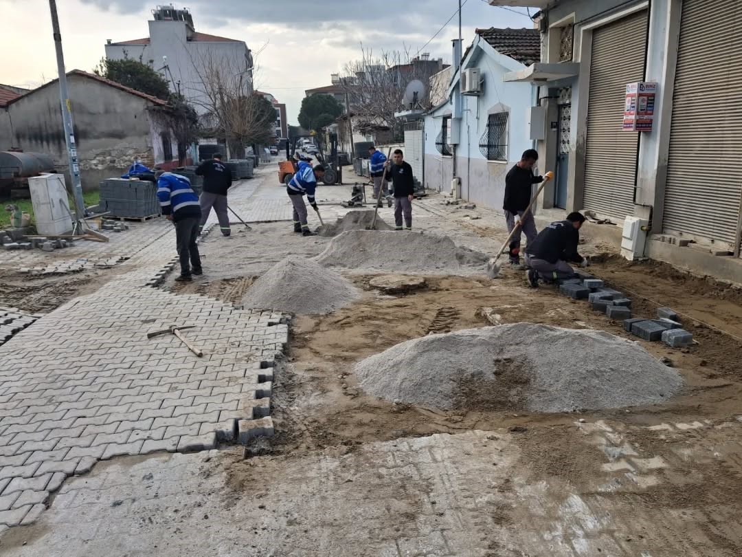 Germencik’te yol çalışmaları sürüyor