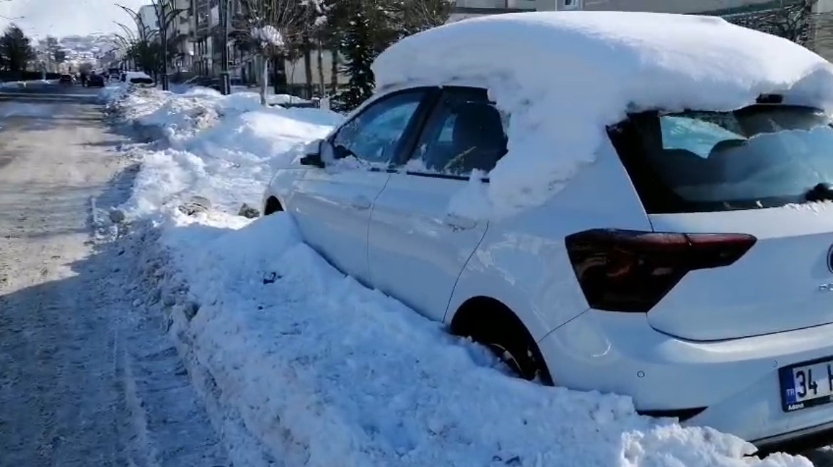 Solhan&rsquo;da kar &ccedil;ilesi devam ediyor
