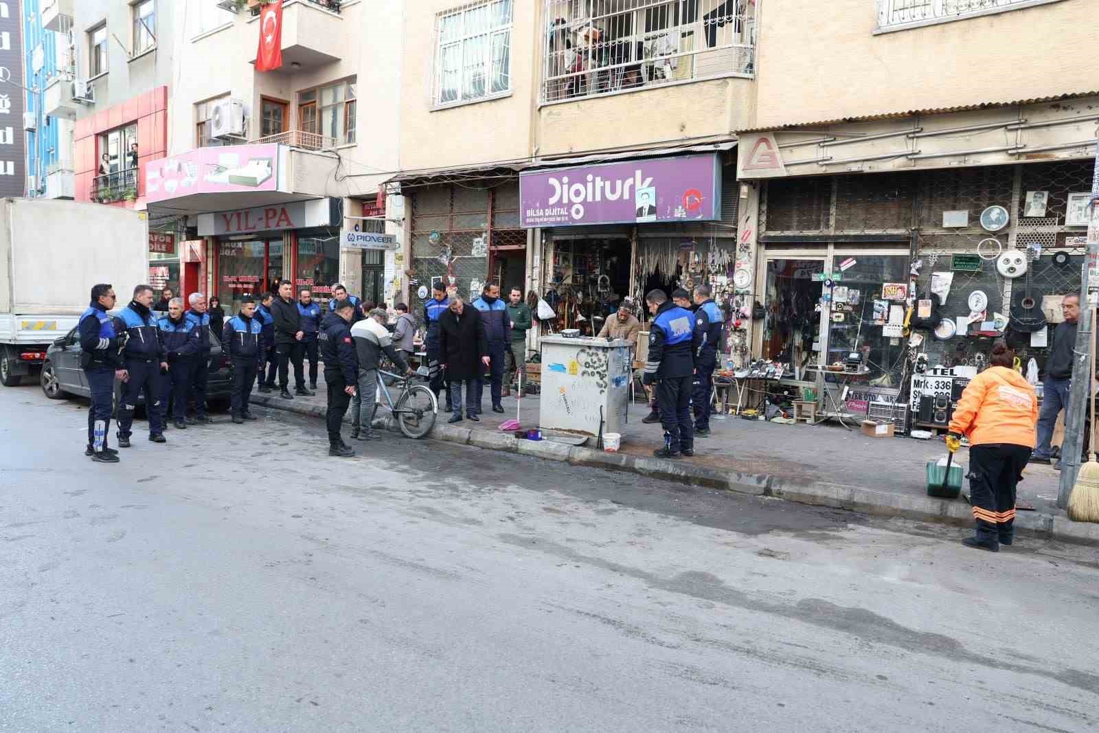 Akdeniz&rsquo;de kaldırım ve yol işgaline ge&ccedil;it yok
