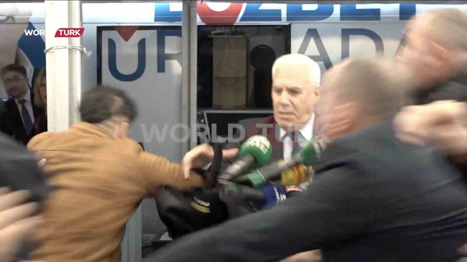 Bursa B&uuml;y&uuml;kşehir Belediye Başkanı Bozbey&rsquo;e saldırı girişimi kameralara yansıdı
