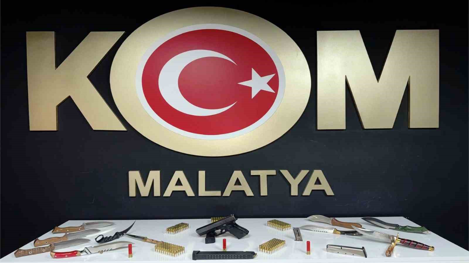 Malatya&rsquo;da ka&ccedil;ak silah operasyonu: 4 g&ouml;zaltı
