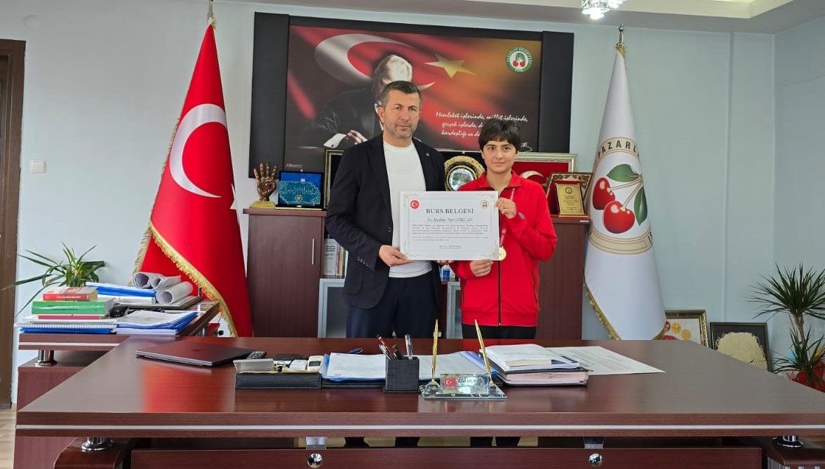 Şampiyon öğrencilere ödüller ve burs müjdesi
