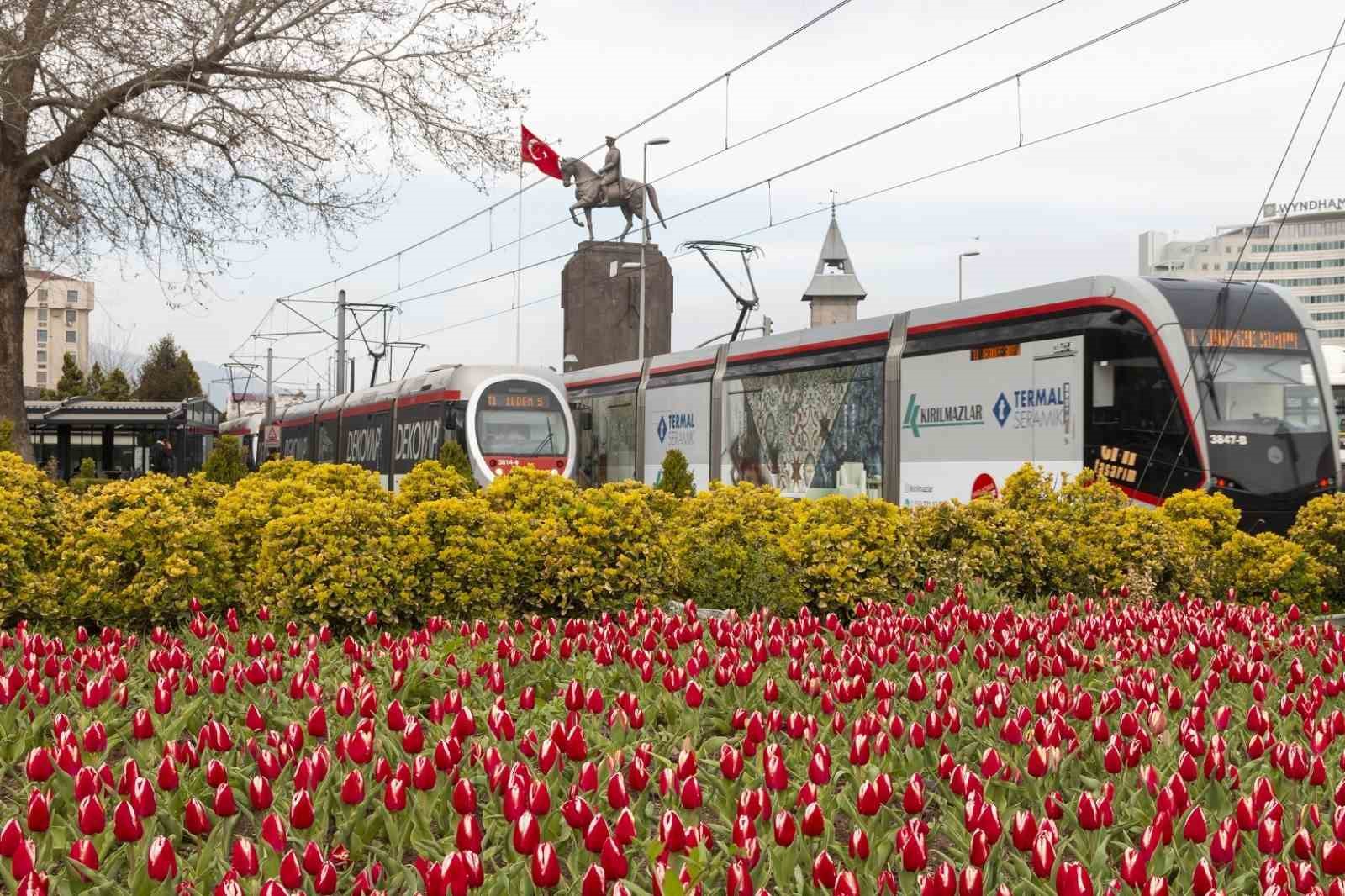 Tramvay ve otob&uuml;sler, bir yılda 139 milyon yolcu taşıdı
