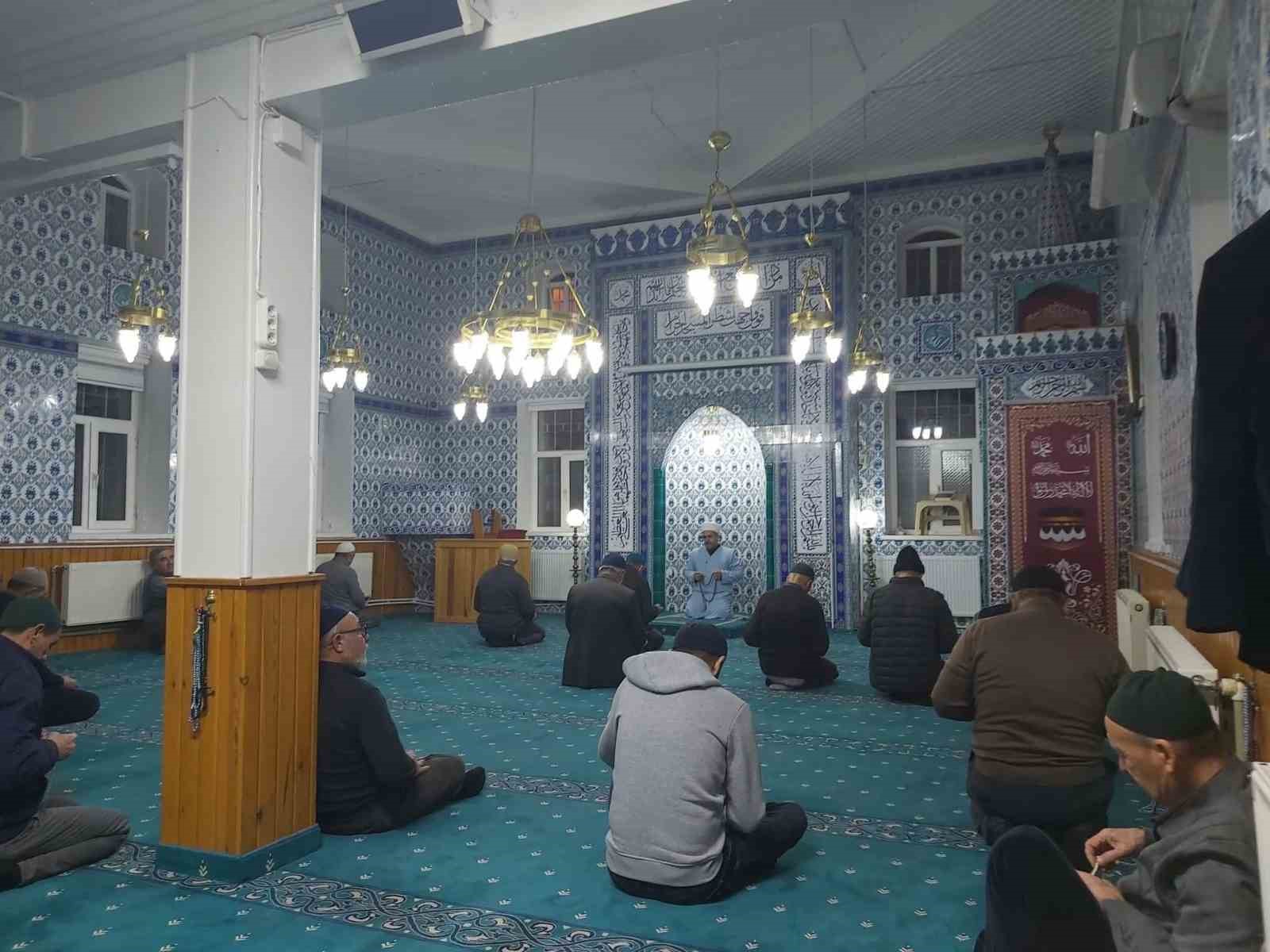 Kırka Mahallesi Maden Camii’nde yatsı namazı buluşması gerçekleşti