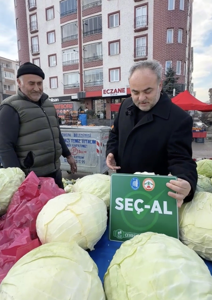 &Ccedil;orum&rsquo;da semt pazarlarında "se&ccedil;-al" d&ouml;nemi başladı
