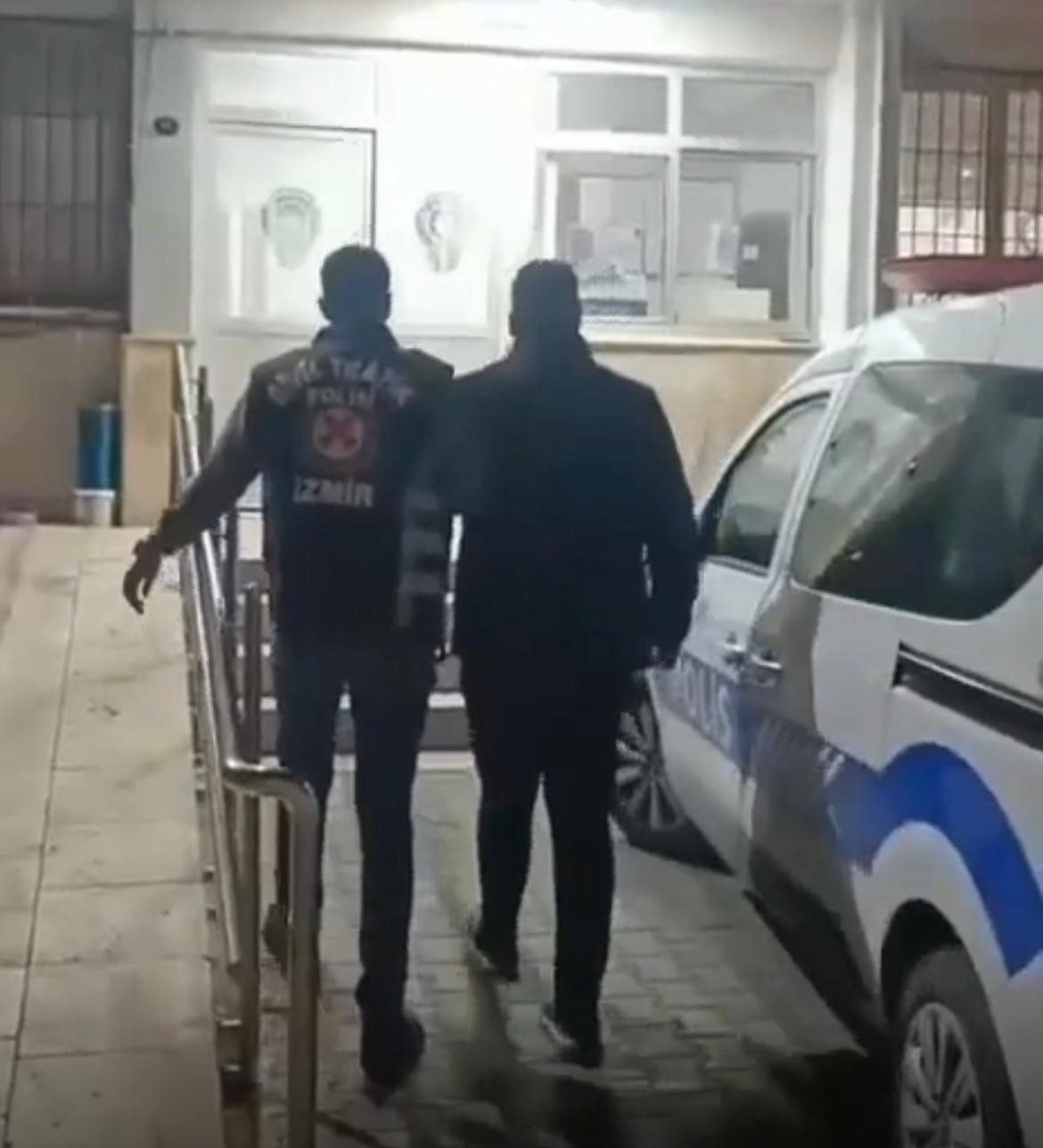 İzmir&rsquo;de ters y&ouml;nde giden taksi s&uuml;r&uuml;c&uuml;s&uuml;ne ceza
