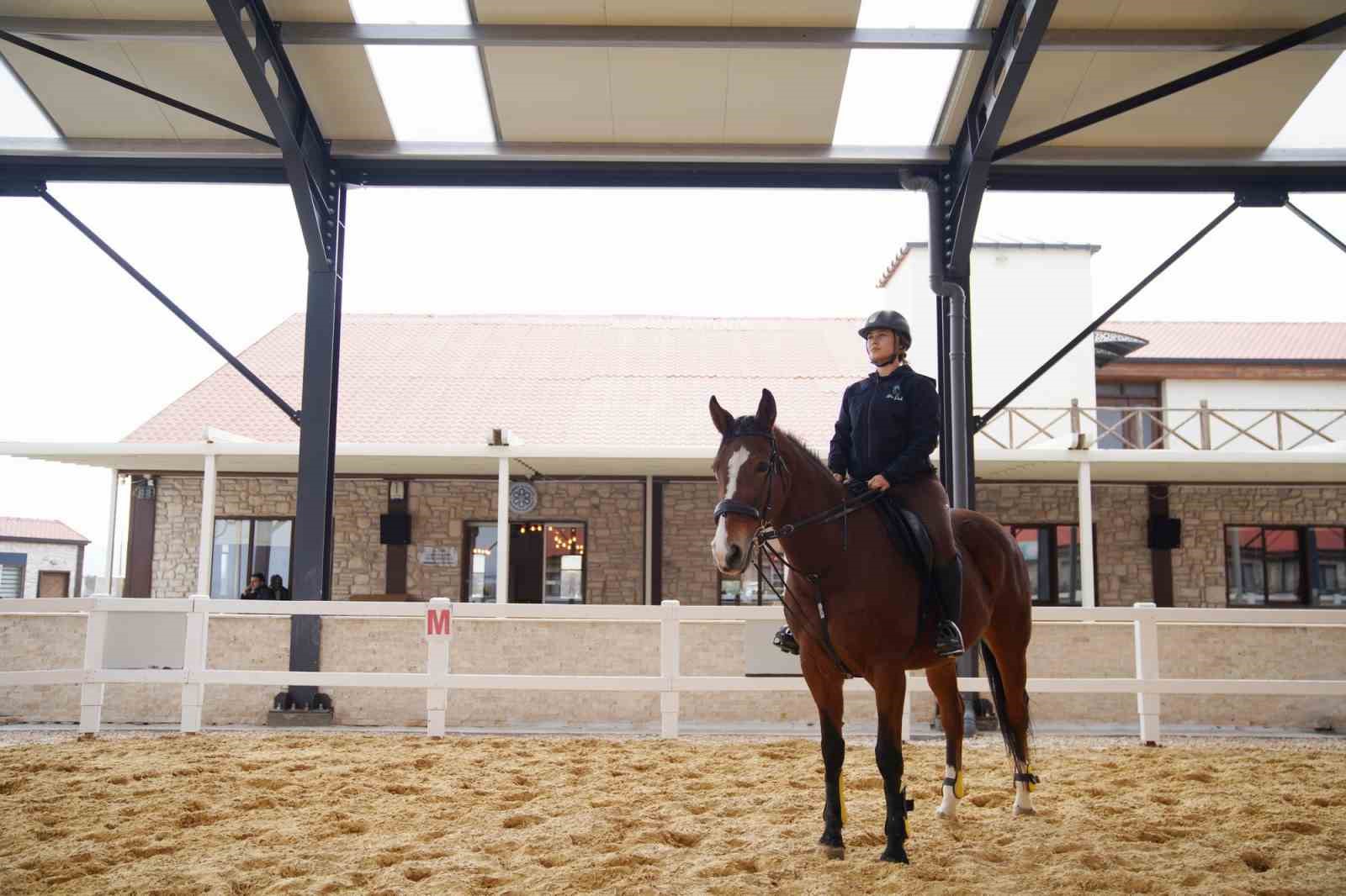 Aliapark Atla Terapi ve Hipoterapi Merkezi yeni yüzüyle hizmete açıldı