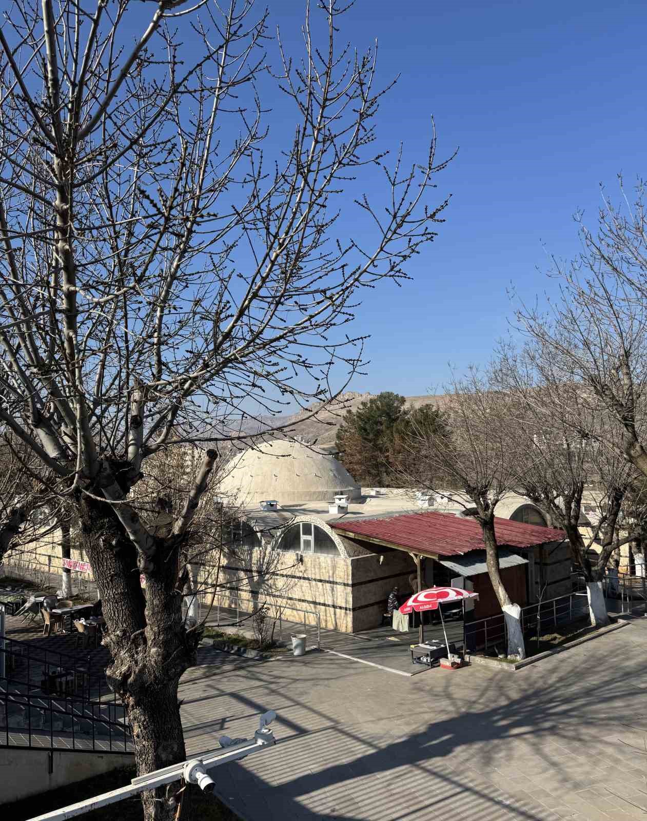 Çermik kaplıcaları dört mevsim ziyaretçi ağırlıyor