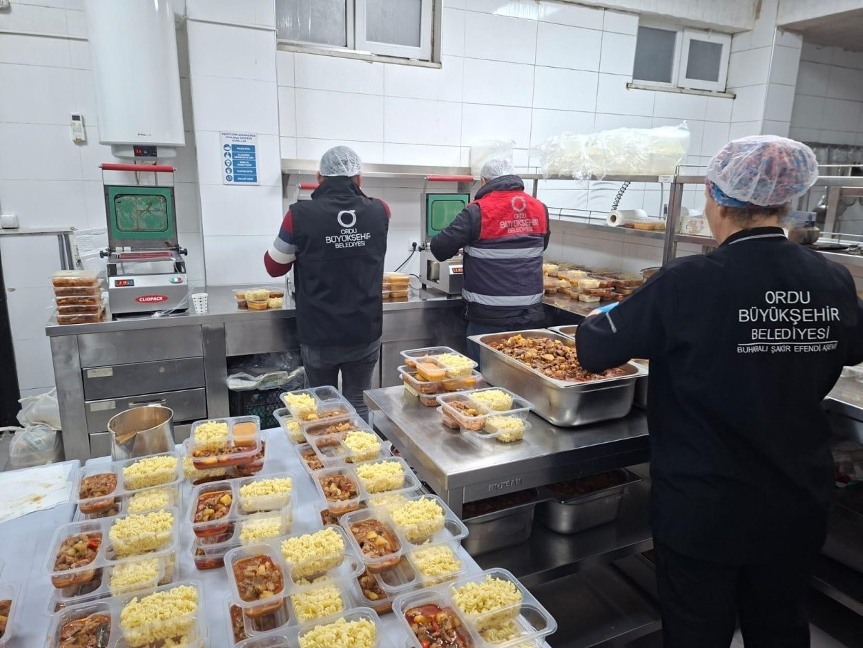 Ordu&rsquo;da ihtiya&ccedil; sahiplerine sıcak yemek desteği
