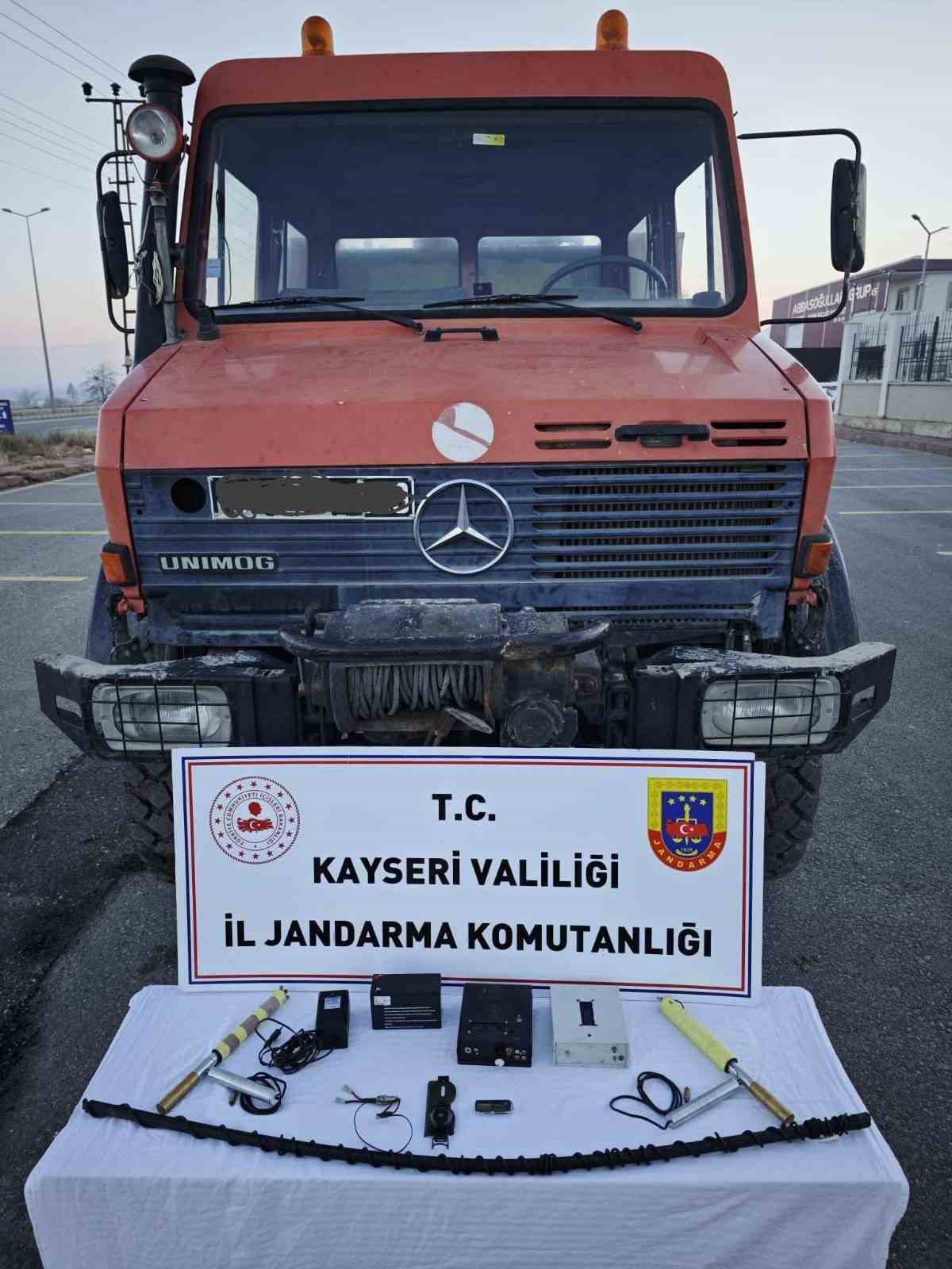 Define arayan 5 kişi su&ccedil;&uuml;st&uuml; yakalandı
