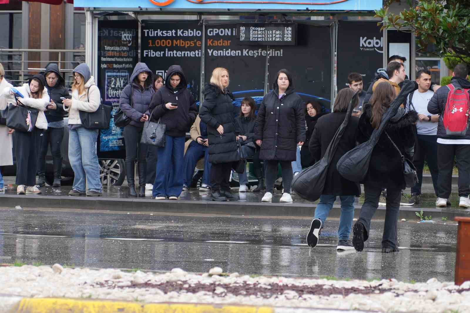 Edirne&rsquo;de cadde ve sokaklar g&ouml;le d&ouml;nd&uuml;
