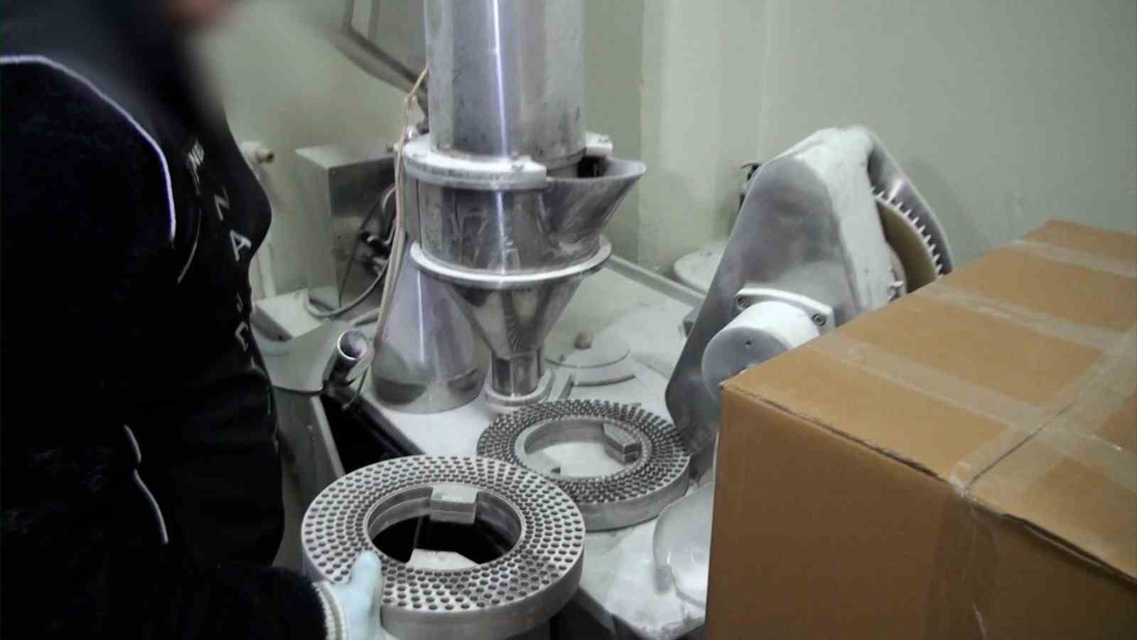 G&uuml;ng&ouml;ren ve Zeytinburnu&rsquo;ndaki uyuşturucu operasyonunda 1 tutuklama
