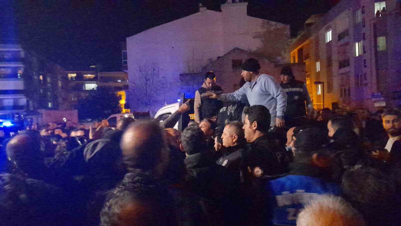 Kuşadası Belediyesi Meclis &Uuml;yesi Apaydın: "Biz sadece halkımıza verdiğimiz hizmet aksamasın istiyoruz"
