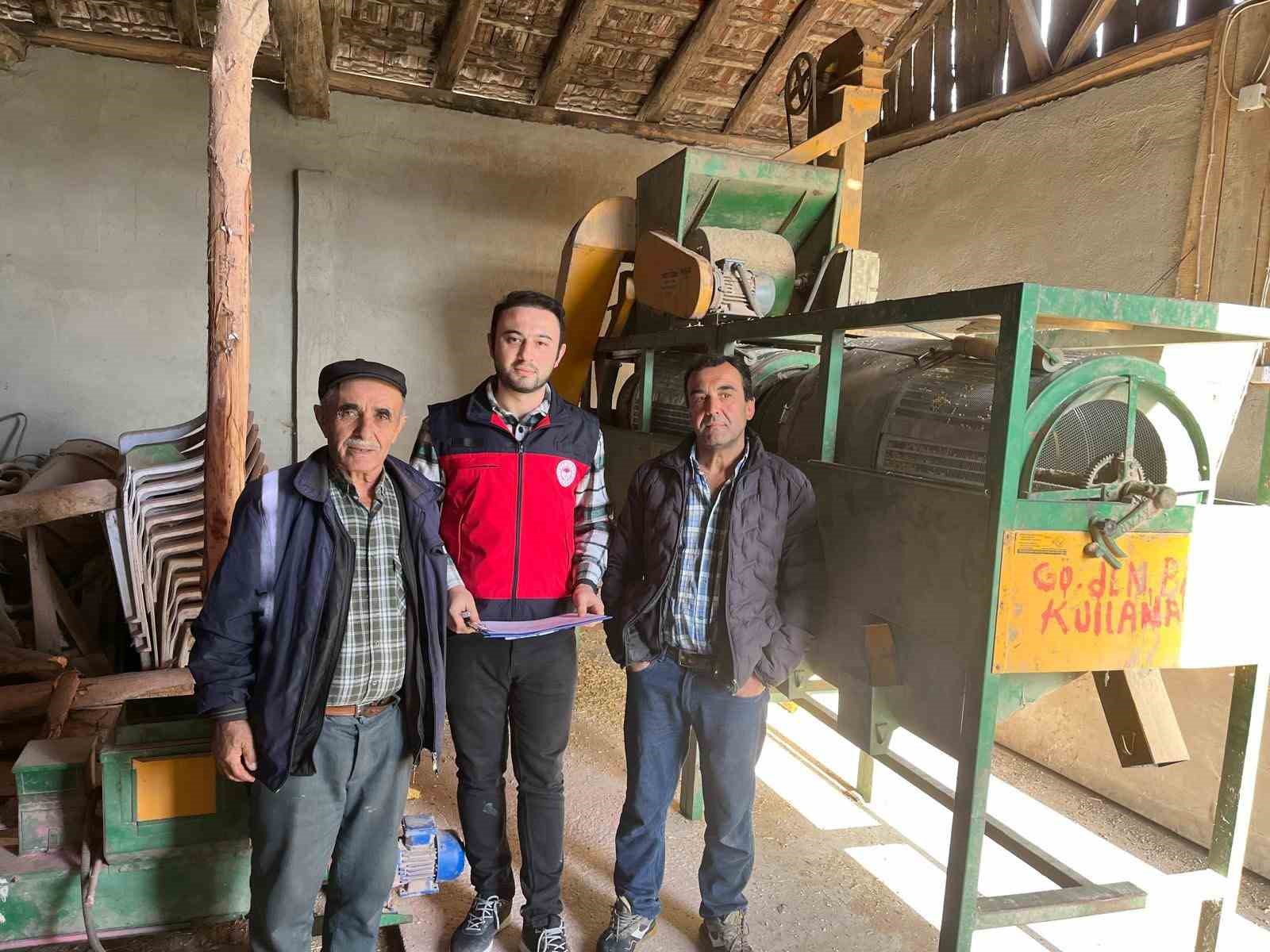 Aslanapa&rsquo;da selekt&ouml;r ve yem ezme makineleri denetlendi
