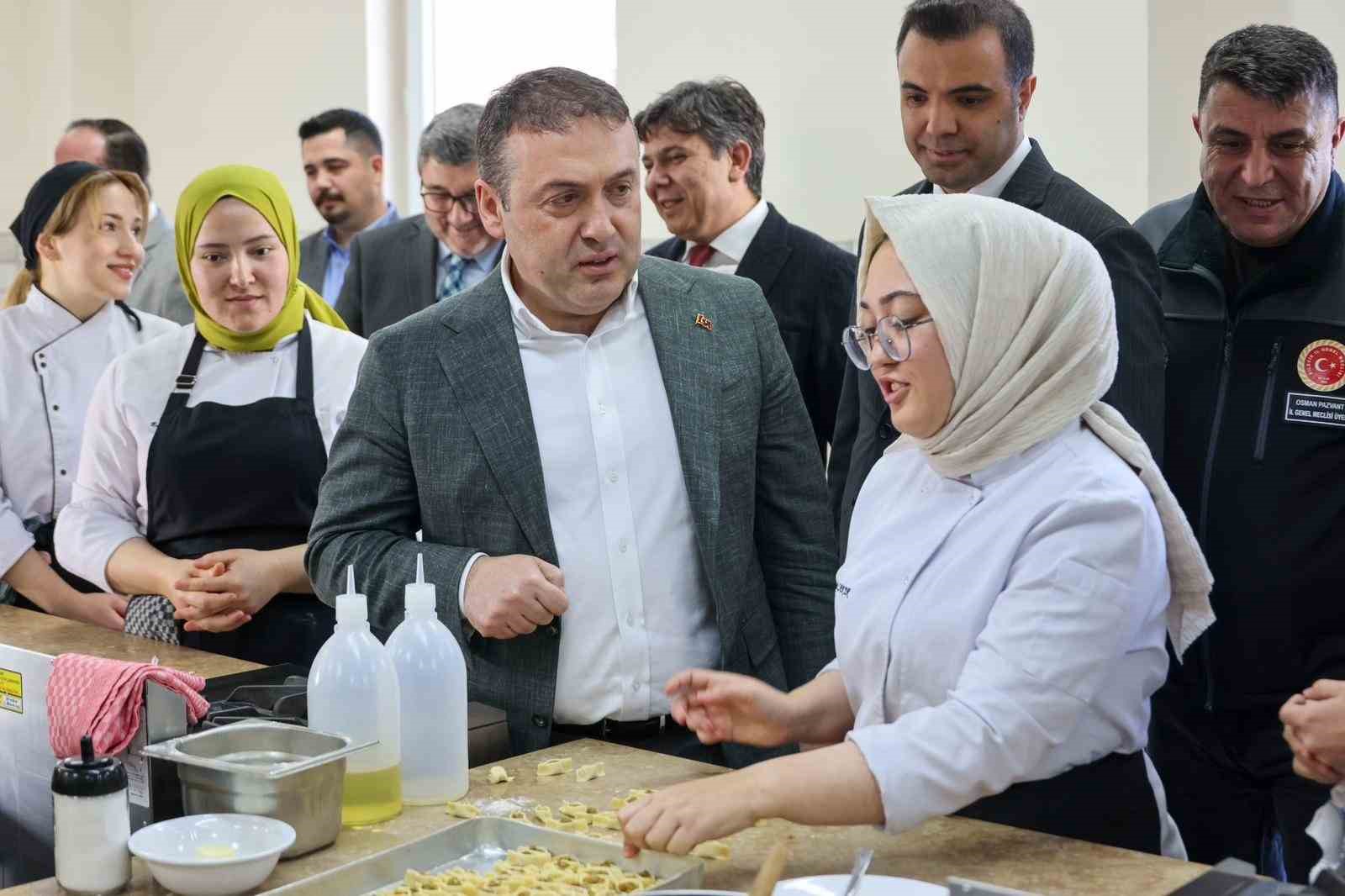 Vali Sözer Söğüt MYO’daki faaliyetleri yerinde inceledi