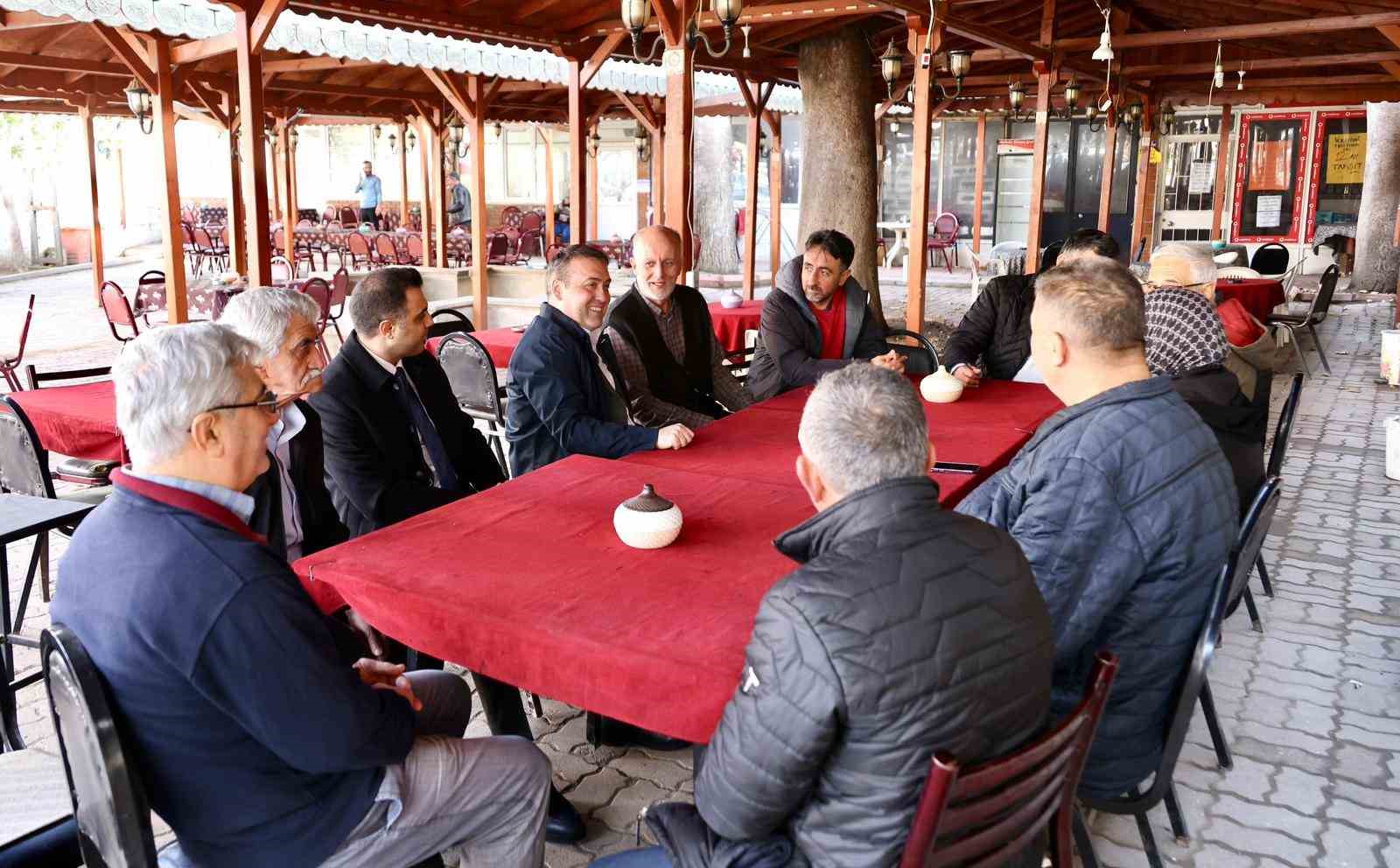 Vali S&ouml;zer, S&ouml;ğ&uuml;t&rsquo;te esnaf ve vatandaşlar ile bir araya geldi
