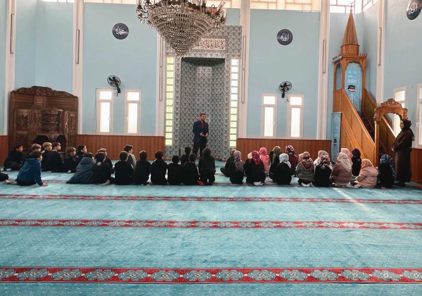 &Ouml;ğrenciler camilerin tarihini yerinde &ouml;ğreniyor
