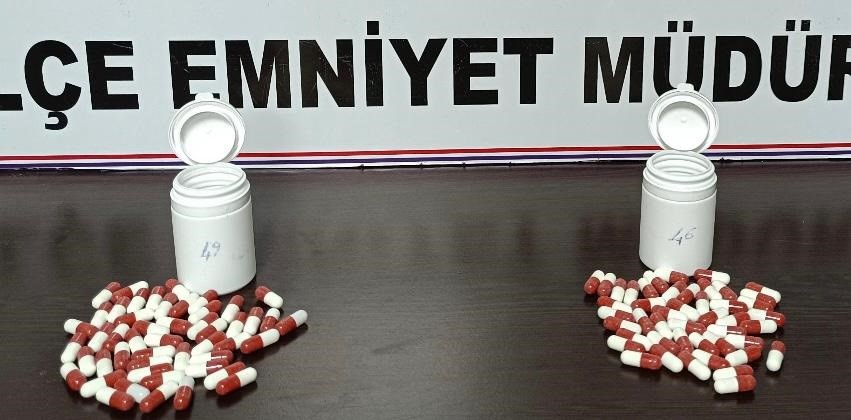 Tekirdağ&rsquo;da sentetik hap ve esrar ele ge&ccedil;irildi
