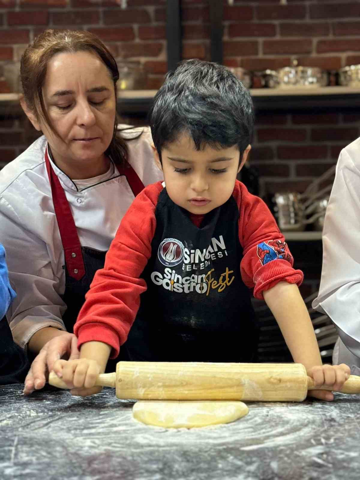 Minikler Gastro Sincan’da kurabiye yaptı