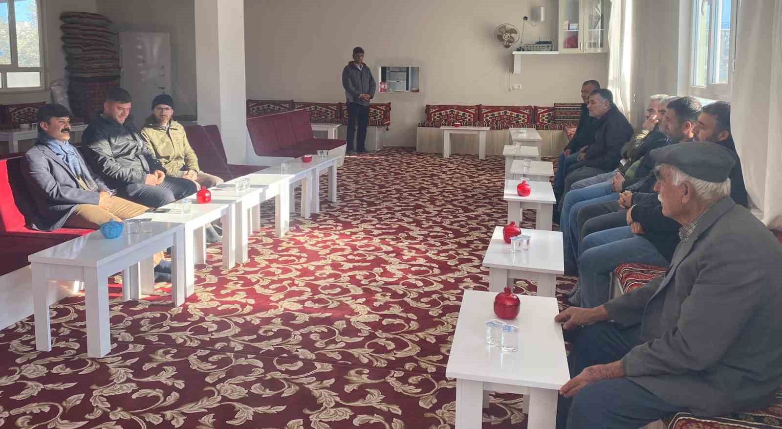 Besni Kaymakamı Aslan, Atmalı Köyü&rsquo;nde vatandaşlarla buluştu