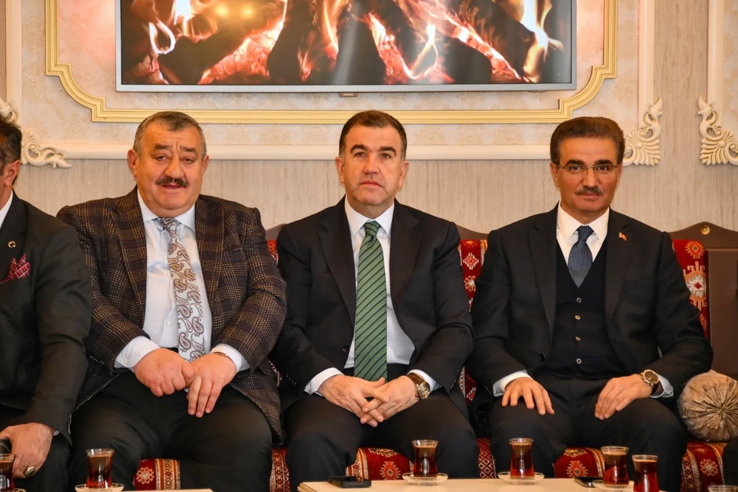 Yıllardır bitirilemeyen Bayburt-Gümüşhane Havalimanı için iki ilin valisi bir araya geldi: 2026’da tamamlanması hedefleniyor