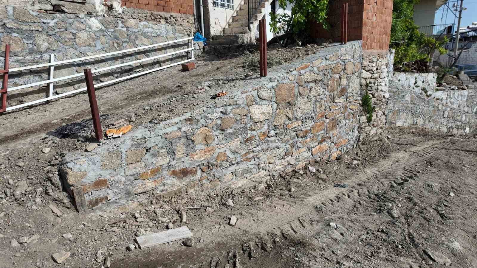 Bozdoğan Belediyesi, gen&ccedil; kızın yol isteğini yerine getirdi
