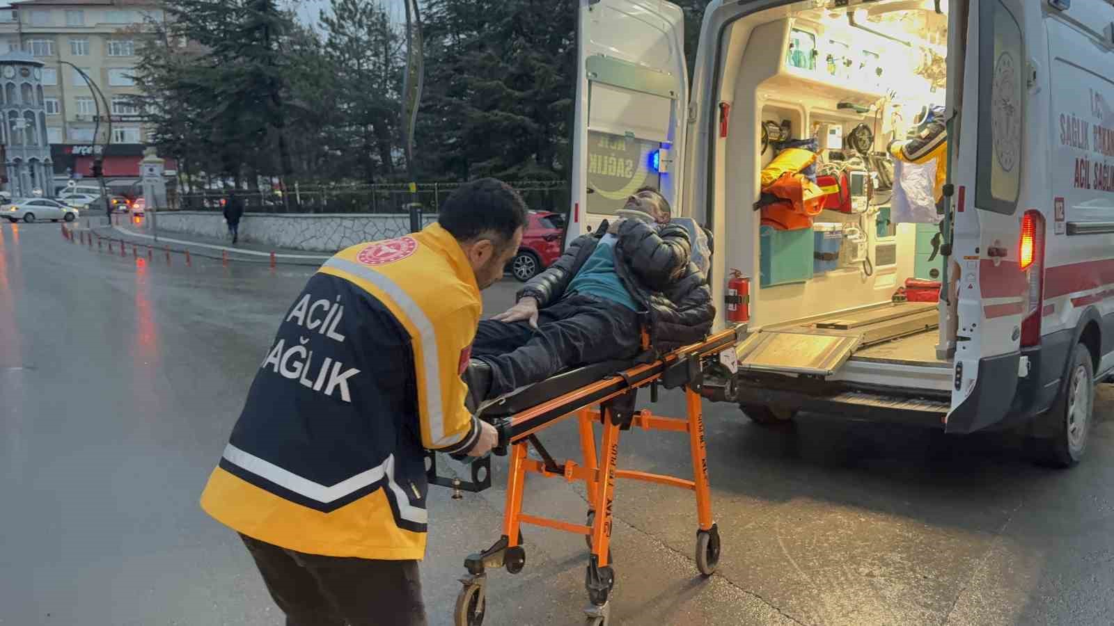 Otomobilin çarpıp kaçtığı bisiklet sürücüsü yaralandı