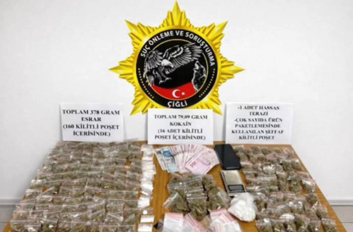 İzmir’de 16 yaşındaki çocuk torbacı, suçüstü yakalandı