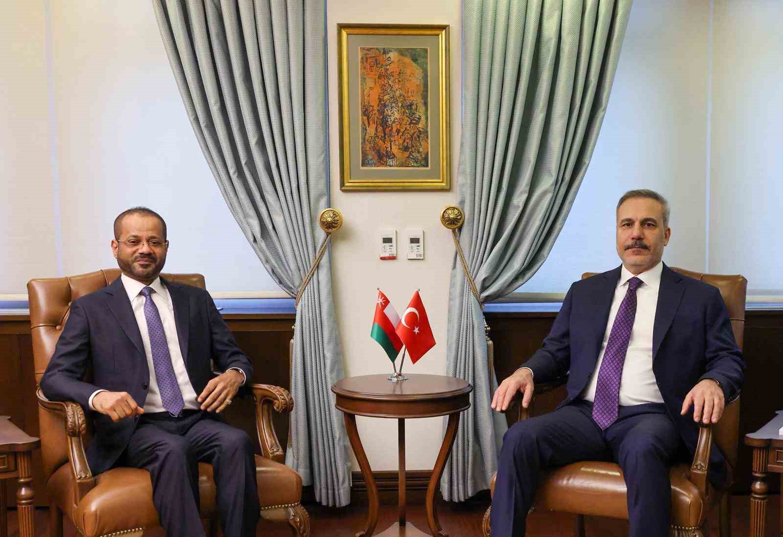 Dışişleri Bakanı Fidan, Umman Sultanlığı Dışişleri Bakanı Al Busaidi ile araya geldi

