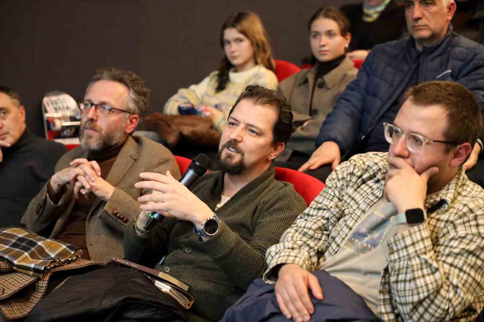 Sakarya&rsquo;da Ziya Osman Saba&rsquo;nın şiir d&uuml;nyası ele alındı
