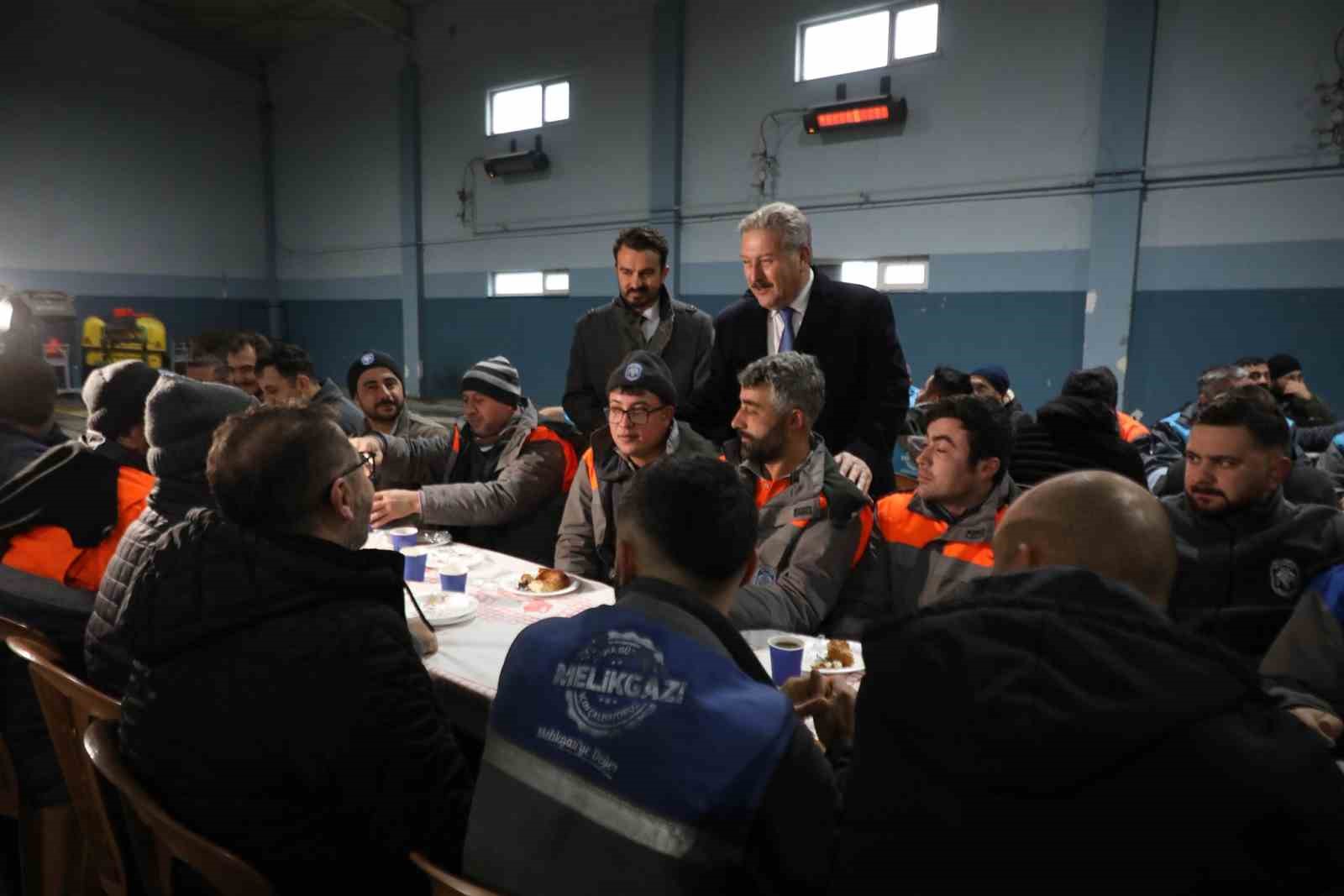 Başkan Palancıoğlu, saha &ccedil;alışanları ile bir araya geldi
