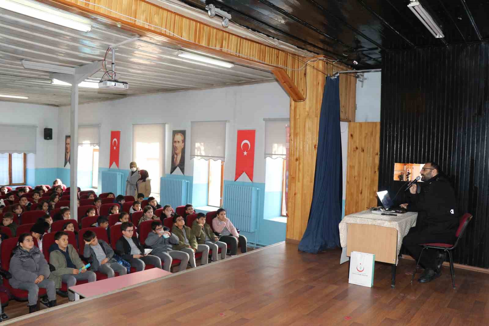 Oltu&rsquo;da &ouml;ğrencilere verem bilgilendirmesi
